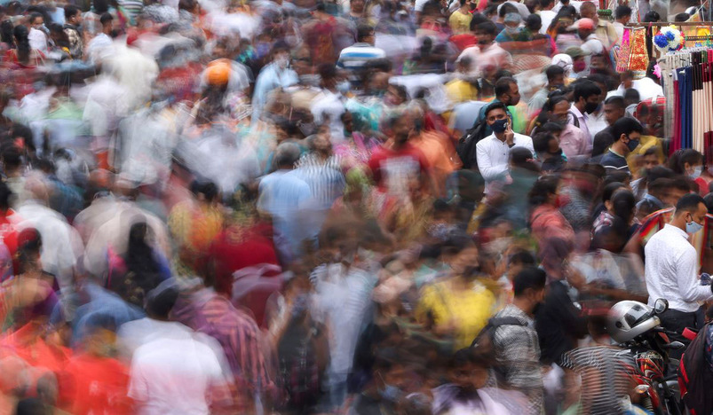 Crowded market in Mumbai